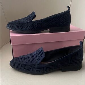 (Crown Vintage)Suede,Elegant Navy Blue Loafers for Women size 7.5 M